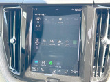 ●【9インチタッチスクリーン純正HDDナビ】「Apple Car Play」「Android Auto」対応のボルボ先進ナビゲーション「SENSUS」。最新地図データへ無料更新してお渡しします。