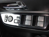 運転席のパワーウインドースイッチ部です。よく触れる場所だからこそ、使用状態があらわれますよね。ぜひこうした所もチェックしてください。
