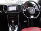 The Beetleの運転席まわりは、クラシカルで親しみやすいデザインです。
