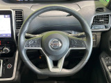 【純正革巻きステアリング】上質な革を使用することで、手にしっかり馴染みとても運転しやすいハンドルです♪