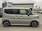 横からのデザインもスタイリッシュでかっこいいですね!