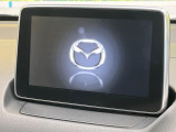 【マツダコネクトナビ】車内の雰囲気にマッチした一体型タイプのナビ。各種車輌設定やBluetooth再生等、様々な機能が楽しめます。直感的なダイヤル操作が可能で、使い勝手も良好です。