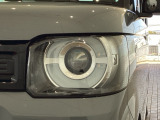 LEDヘッドライトは、点灯の瞬間から最大光量を発揮し、突然暗くなるトンネルなどでの安定感を高めます。