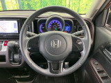 【純正革巻きステアリング】上質な革を使用することで、手にしっかり馴染みとても運転しやすいハンドルです♪