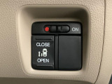 【片側電動スライドドア】電動で開閉可能なスライドドア!狭い駐車場も乗り降り快適で、強風で意図せずドアが開いてしまう心配もございません!運転席のボタンからも操作可能です♪