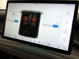 運転席・助手席にはシートヒーター機能が内蔵されています。暖房が効いてくる前に暖かくなる嬉しい装備です。