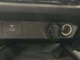 USBタイプCや電源ソケットが装備されています。