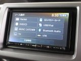 ナビゲーションはクラリオンメモリーナビを装着しております。AM、FM、CD、DVD再生、Bluetooth、音楽録音再生、フルセグTVがご使用いただけます。初めて訪れた場所でも安心ですね!