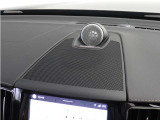 【Bowers&Wilkins】世界のオーディオファン垂涎のプレミアムサウンドシステムを搭載。コンサートホールのベストポジションに相当する音場空間を忠実に再現。乗る人すべてに驚きの音響体験を提供します
