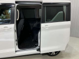 【両側オートスライドドア】子供を乗せたりするのにも隣のお車を気にせずストレスフリー★雨の日などはリモコンキーからドアの開閉ができとても便利な両側オートスライドドア★