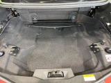積み下ろしのしやすいデッキにはたっぷりと荷物を積み込んでいただけます。遊びから仕事まで、様々なシーンで頼れます♪