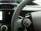 ステアリングスイッチ付!運転中も目線を動かす事無く音量等の操作可能!