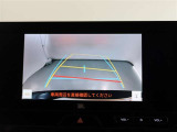バックカメラが付いているので後方確認しながら安心して駐車することができます。