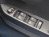 パワーウインドウを装備しております!後席ウインドゥの閉め忘れも運転席で解決できます♪