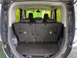 普段のお買い物や通勤、送迎等に十分な荷室スペースを確保しております。セカンドシートを倒すと、大きな荷物の積載も可能です♪