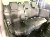 3列目シートはもちろん状態良好☆大人でもゆったりと座って頂けますので、大人数でのお出かけもラクラクです♪ご家族で、気の知れた仲間で、ドライブに行くのが楽しみですね♪