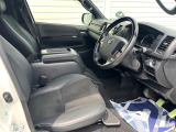 運転席シート廻りは使用感も少なく、良好な状態となっています。丁寧に使われていたことがよくわかりますね。