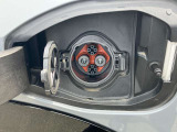 急速充電コネクタ-