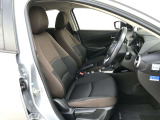 【運転席シート】へたりがちな運転席も大きなへたりがなく、綺麗な状態です。