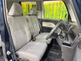 運転席シート廻りは使用感も少なく、良好な状態となっています。前オーナー様が丁寧に使っていたことがよくわかりますね。