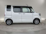 両側パワースライドドア付きだから、狭い駐車スペースなどでの 乗り降りラクラク!小さなお子さまのいるご家庭には嬉しい装備。