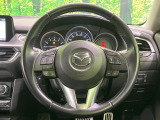 【純正革巻きステアリング】上質な革を使用することで、手にしっかり馴染みとても運転しやすいハンドルです♪