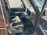 大きな窓で視界が良く運転がしやすいです