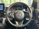 【純正革巻きステアリング】上質な革を使用することで、手にしっかり馴染みとても運転しやすいハンドルです♪