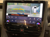 【パノラミックビューモニター】専用のカメラにより、上から見下ろしたような視点で360度クルマの周囲を確認することができます☆死角部分も確認しやすく、狭い場所での切り返しや駐車もスムーズに行えます。