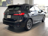 コンパクトで扱いやすいサイズ感と、しっかりとした存在感を両立しています。
