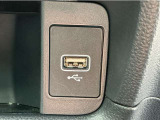 便利な充電用USBジャックも付いています☆周辺機器の充電にご利用頂けます☆