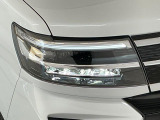 【LEDヘッドライト】明るい光が瞬時に立ち上がり、必要な場所を均一に照らします。寿命も長く省エネで、スタイリッシュなデザインは現代の主流です♪