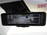 デジタルインナーミラー装備です!後席の同乗者や荷物で視界が狭くなる時や、雨天時、夜間、夕暮れ時でもクリアで広い後方視界を確保し、走行時の安全運転をサポートします。
