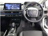 見通しのよいすっきりとした視界で、誰でも運転しやすいです。運転のしやすさは疲れにくさにも繋がりますよ♪