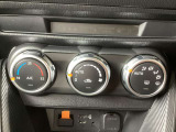 余計な操作の手間が無いフルオートエアコン。車内を常に快適な温度で保ちます!!