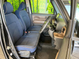 運転席シート廻りは使用感も少なく、良好な状態となっています。丁寧に使われていたことがよくわかりますね。