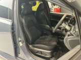 NISMO専用のシート地です。NISMOのロゴがシートに刺繍されています。