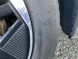 小さな傷があります