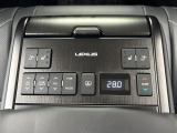 【前席+後席シートヒーター】寒い日に重宝するシートヒーターを後席にも装備!エアコンより早く温まってくれるので寒がりの人も安心ですね♪エアコンの温風は乾燥するから苦手、という方にもをおすすめです。