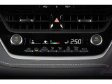 【エアコンまわり】 各操作スイッチなども使いやすい位置に配置されています。
