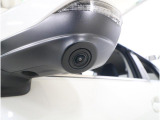 助手席側の死角になりやすい左前方の映像を、11.6インチディスプレイに表示。狭い道での安心感を高め、ドライバーの視界をしっかりサポートします。