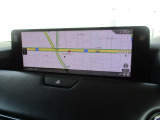 マツダコネクトの12.3インチワイドセンターディスプレイです。『Android Auto』『Apple CarPlay』や独自のコネクテッドサービスに対応したインターフェイスシステムです。