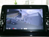 ナビ連動ドライブレコーダーですので、前後の映像を簡単にモニター画面で確認出来ます。