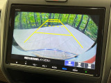 【バックカメラ】駐車時に後方がリアルタイム映像で確認できます。大型商業施設や立体駐車場での駐車時や、夜間のバック時に大活躍!運転スキルに関わらず、今や必須となった装備のひとつです!