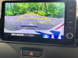 【バックカメラ】駐車時に後方がリアルタイム映像で確認できます。大型商業施設や立体駐車場での駐車時や、夜間のバック時に大活躍!運転スキルに関わらず、今や必須となった装備のひとつです!