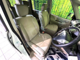 運転席シート廻りは使用感も少なく、良好な状態となっています。丁寧に使われていたことがよくわかりますね。