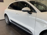 当社はジーライオングループに加入しております。お車に付加価値をご案内できる独自の多彩な商品を展開し、ご案内しております。是非ともご用命ください。