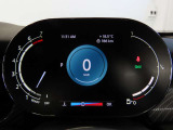 デジタルメーターは視認性が非常に良く、運転時の視線を逸らさず様々な情報の確認が行えます。