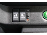 ◆◆両側電動スライドドア!!荷物で手が塞がる時など簡単にドアの開閉が出来ます!何より力いらずで開閉OK!女性やお年寄りにも優しい♪電動機能はOFFにもできますから元気なお子様の駆け出しも安心!