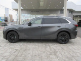 コンセプトは『Graceful Driving SUV』。圧倒的な走りを実現するメカニズムを、優雅で美しいボディで包み込んだ、MAZDAのフラッグシップSUV。